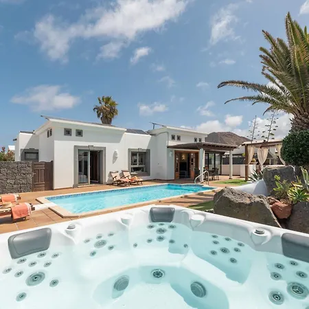 Villa Carabela 83 *